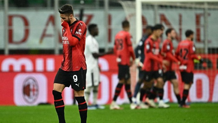 AC Milans French forward #09 Olivier Giroud reacts during the Italian Serie A football match between AC Milan and Udinese at San Siro stadium in Milan, on November 04, 2023. (Photo by GABRIEL BOUYS / AFP)