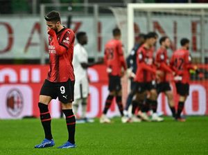 Milan Kalah, Disoraki Suporter Sendiri