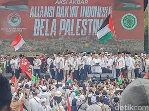 Atta Halilintar hingga Syifa Hadju Ikut Aksi Bela Palestina di Monas Atta Halilintar hingga Syifa Hadju Ikut Aksi Bela Palestina di Monas