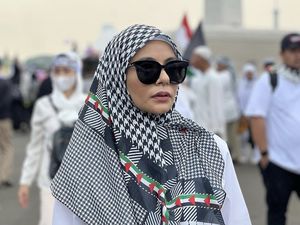 Gaya Artis RI Ikut Aksi Bela Palestina di Monas, Kompak Pakai Scarf Keffiyeh Gaya Artis RI Ikut Aksi Bela Palestina di Monas, Kompak Pakai Scarf Keffiyeh