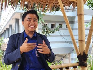 Cerita Hasbi: Mahasiswa Tuli Hampir Batal Kuliah, Kini Dapat Beasiswa di Unpad Cerita Hasbi: Mahasiswa Tuli Hampir Batal Kuliah, Kini Dapat Beasiswa di Unpad