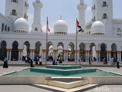 Masjid Sheikh Zayed Ikut Kebanjiran Jemaah Selama Haul Habib Ali di Solo