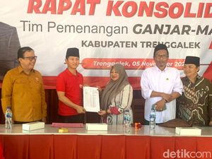 Bu Nyai Jadi Ketua Tim Pemenangan Ganjar-Mahfud Trenggalek, Target 70% Suara