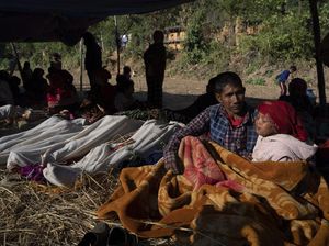 Korban Tewas Gempa di Nepal Capai 157 Orang Korban Tewas Gempa di Nepal Capai 157 Orang