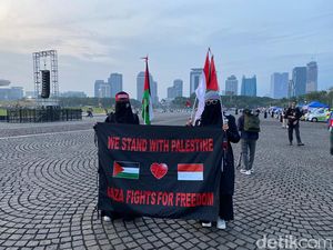 Massa Mulai Padati Aksi Bela Palestina di Monas Pagi Ini