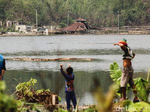 Kampung Karian Nyaris Mati, Ditenggelamkan Sebentar Lagi Kampung Karian Nyaris Mati, Ditenggelamkan Sebentar Lagi