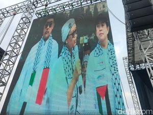 Menyentuh, Menlu Baca Puisi Palestina Saudaraku di Aksi Bela Palestina