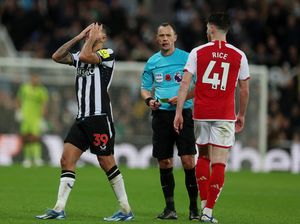 Arsenal Keluhkan Kualitas Wasit, Owen: Enggak Berkelas Arsenal Keluhkan Kualitas Wasit, Owen: Enggak Berkelas