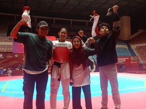 Taekwondoin Indonesia Ni Kadek Heni Raih Emas di Kejuaraan Asia 2023 Taekwondoin Indonesia Ni Kadek Heni Raih Emas di Kejuaraan Asia 2023
