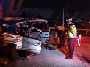 Polisi Ungkap Penyebab Laka Maut Tol Boyolali: Roda Belakang Lepas!