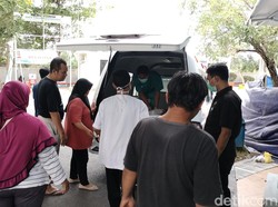 Pemain Bola U-13 Bojonegoro yang Tersambar Petir Masih Koma