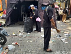 Haul Habib Ali Solo Usai, Ratusan Relawan Terjun Bersihkan Sampah