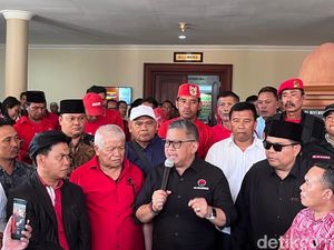 Kala Hasto Sebut Gibran Gabung Golkar dan Ungkit Sakit Hati PDIP ke Jokowi