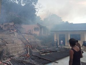 Gedung SMAN 1 Kokas Fakfak Kebakaran, Polisi Selidiki Gedung SMAN 1 Kokas Fakfak Kebakaran, Polisi Selidiki