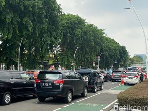 Massa Aksi Bela Palestina di Monas Bubar, Jalan Arah Gambir Macet