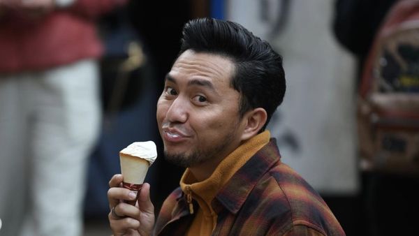 10 Potret Kulineran Ananda Omesh yang Lelang Motornya Demi Bantu Palestina