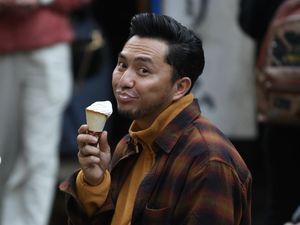 10 Potret Kulineran Ananda Omesh yang Lelang Motornya Demi Bantu Palestina 10 Potret Kulineran Ananda Omesh yang Lelang Motornya Demi Bantu Palestina