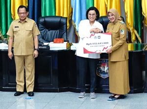 Sukses Tekan Inflasi Lagi, Banyuwangi Diganjar Reward Rp 9 M Kemenkeu Sukses Tekan Inflasi Lagi, Banyuwangi Diganjar Reward Rp 9 M Kemenkeu
