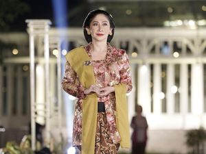 7 Foto Keluarga Mangkunegaran Pakai Koleksi Batik Pribadi yang Sarat Makna 7 Foto Keluarga Mangkunegaran Pakai Koleksi Batik Pribadi yang Sarat Makna