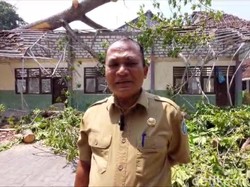 Gedung SDN 1 Lamongan Rusak Diterjang Pohon Tumbang, Kerugian Rp 400 Juta