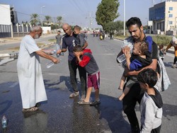 Video: Pilu Warga Palestina Berjalan 15 Jam Demi Cari Tempat Aman