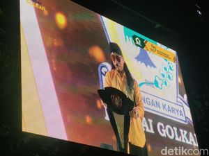 Di HUT Golkar, Gus Miftah Beri Kesaksian Jokowi Tak Antikritik