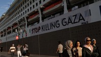 Spanduk Pro-Palestina Mejeng di Kapal Pesiar Mewah
