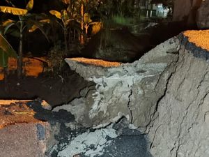 Akses 2 Desa di Ciamis Terputus gegara Jalan Ambles