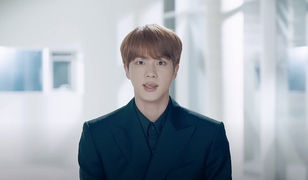 Idol K-Pop Ini Punya Aura Layaknya 'Presiden Mahasiswa'