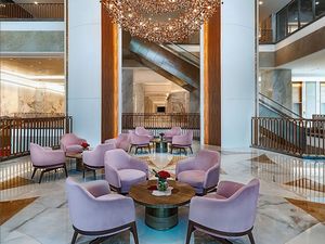 Foto: Mall Mewah Milik Istri Orang Terkaya Asia, Lantainya Lapis Marmer