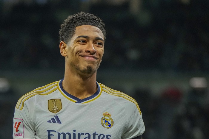Real Madrids Jude Bellingham smiles during a Spanish La Liga soccer match between Real Madrid and Rayo Vallecano at the Santiago Bernabeu stadium in Madrid, Spain, Sunday, Nov. 5, 2023. (AP Photo/Manu Fernandez)