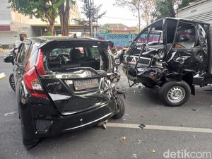 4 Mobil Kecelakaan Karambol di Jalan Slamet Riyadi Solo, Lalin Macet