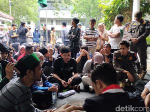 Baru Sehari Menjabat, Pj Bupati Lebak Kaget Langsung Didemo Mahasiswa
