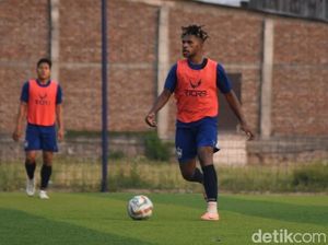 Trial di PSIS Semarang, Barnabas Sobor Dipantau Gilbert Agius