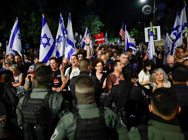 Potret Warga Israel Serbu Rumah Netanyahu, Desak Mundur dari PM