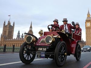 Potret Ratusan Mobil Klasik Konvoi dari London ke Brighton