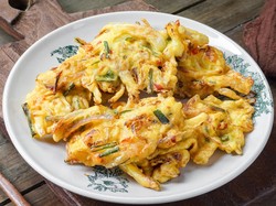 Resep Cucur Sayuran, Bakwan Malaysia yang Renyah Enak Rasanya