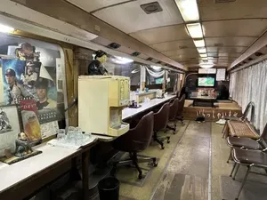 Keren! Bangkai Bus Tua Ini Berhasil Disulap Jadi Restoran Ramen Keren! Bangkai Bus Tua Ini Berhasil Disulap Jadi Restoran Ramen