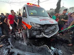 Rudal Israel Kerap Hantam Ambulans di Gaza, Kini Hampir Tak Ada yang Beroperasi