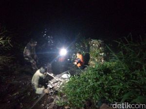 Dramatis! Nyawa Irfan Nyaris Melayang di Jembatan Citarum Bandung Dramatis! Nyawa Irfan Nyaris Melayang di Jembatan Citarum Bandung