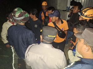 Lupa Jalan Pulang, 6 Pendaki Tersesat di Gunung Adeng Lupa Jalan Pulang, 6 Pendaki Tersesat di Gunung Adeng