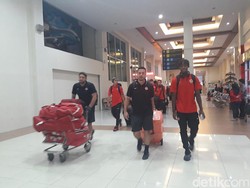 Gaya Timnas Kanada U-17 Setiba di Bandara Adi Soemarmo