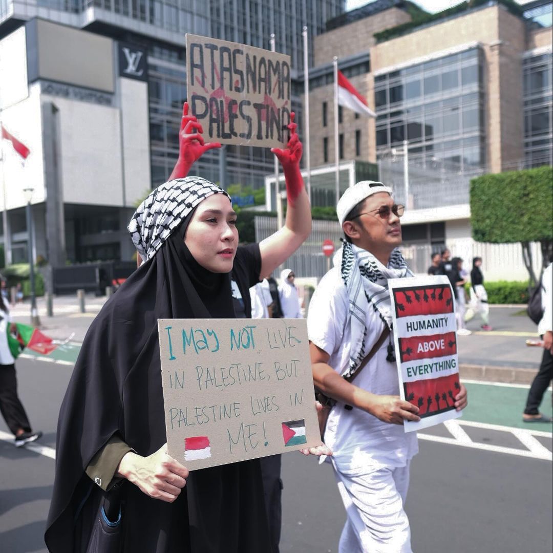 Zaskia Adya Mecca dan Hanung Bramantyo