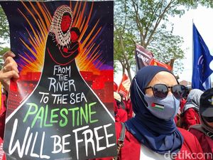 Potret Dukungan untuk Palestina dari Mahasiswa Surabaya Potret Dukungan untuk Palestina dari Mahasiswa Surabaya