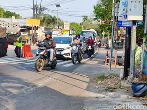 Cerita Pemotor Terjebak Macet 20 Menit di Jalur Jogja-Wonosari Cerita Pemotor Terjebak Macet 20 Menit di Jalur Jogja-Wonosari