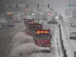 Badai Salju Melanda, China Setop Layanan KA dan Tutup Sekolah