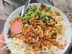 5 Bubur Ayam Viral Pakai Topping Unik, Cheese Stick hingga Kroket