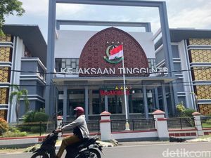 Kejati Usut Dugaan Korupsi Gaji Stafsus Eks Gubernur NTB Zulkieflimansyah Kejati Usut Dugaan Korupsi Gaji Stafsus Eks Gubernur NTB Zulkieflimansyah