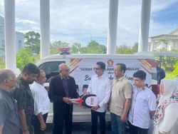 Genjot Layanan Kesehatan, Prabowo Sumbang 25 Ambulans untuk Warga Aceh
