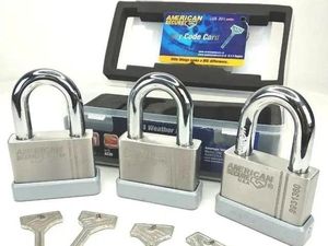 9 Jenis Gembok Rumah yang Perlu Kamu Tahu Biar Semakin Aman 9 Jenis Gembok Rumah yang Perlu Kamu Tahu Biar Semakin Aman